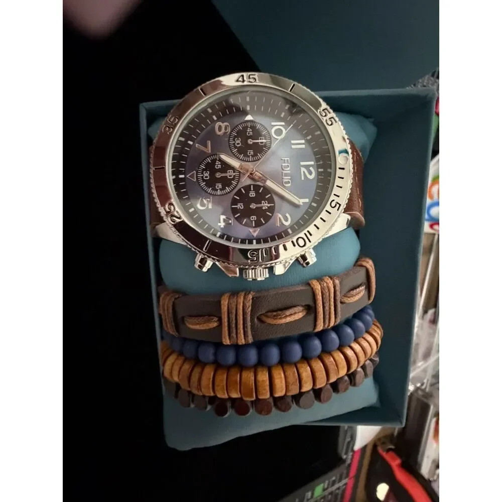 Folio Men Three-Hand Brown Strap Watch with bracelets